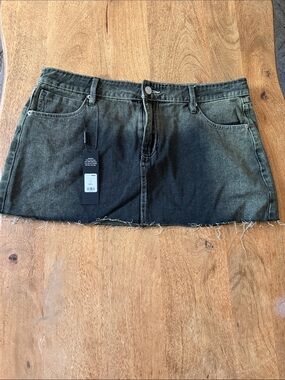 Fashion Nova Black & Faded Gray Ombre Denim Mini Skirt
